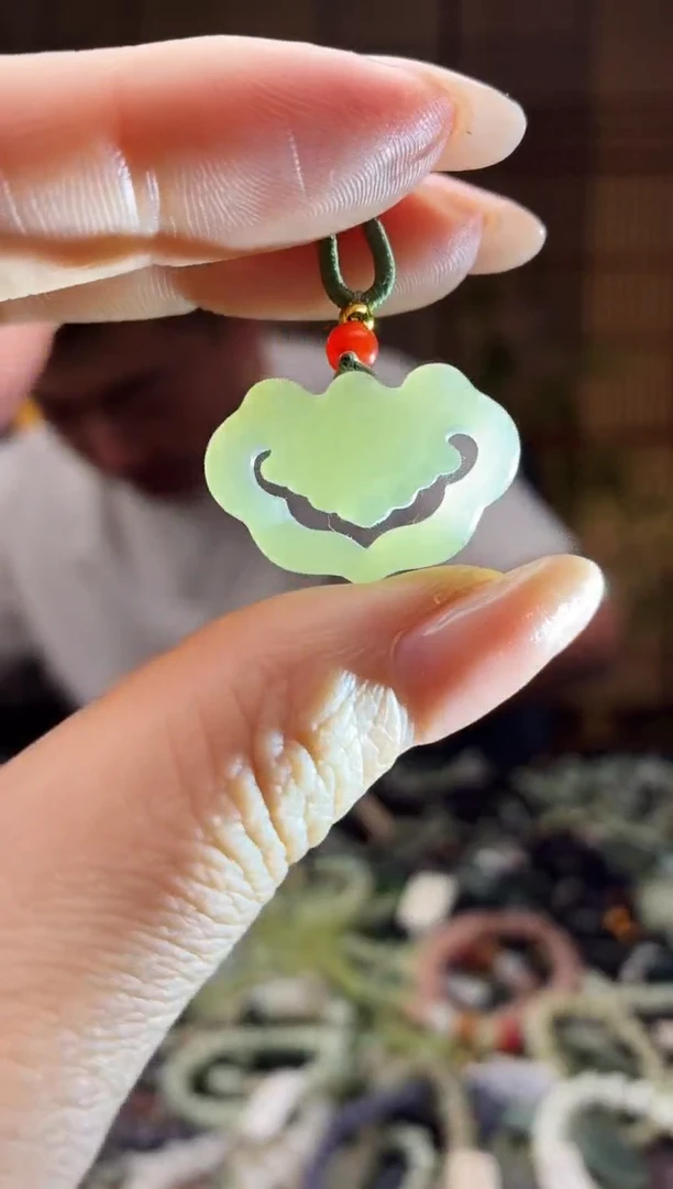 颈饰未镶嵌和田玉多样性发货，拍一发一