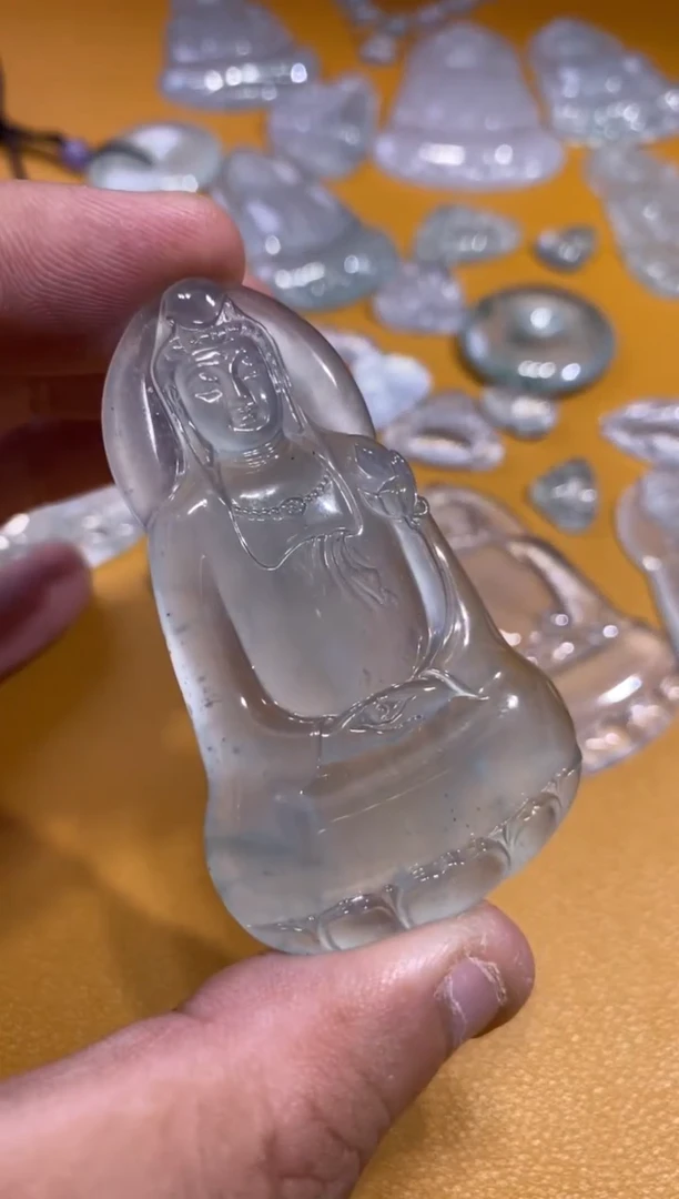 吊坠(不含链)未镶嵌翡翠观音60.4  35.4  5.9