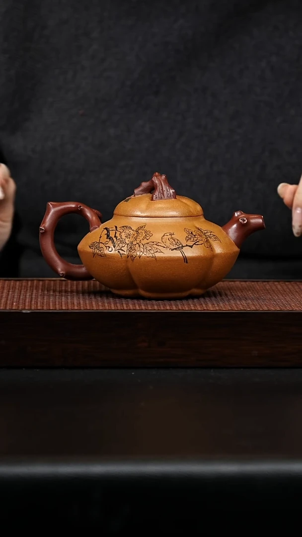 茶壶紫砂筋纹虎