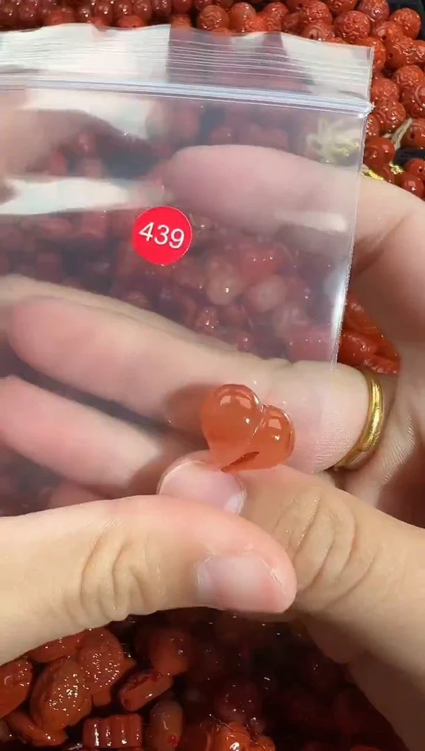 颈饰未镶嵌南红玛瑙1