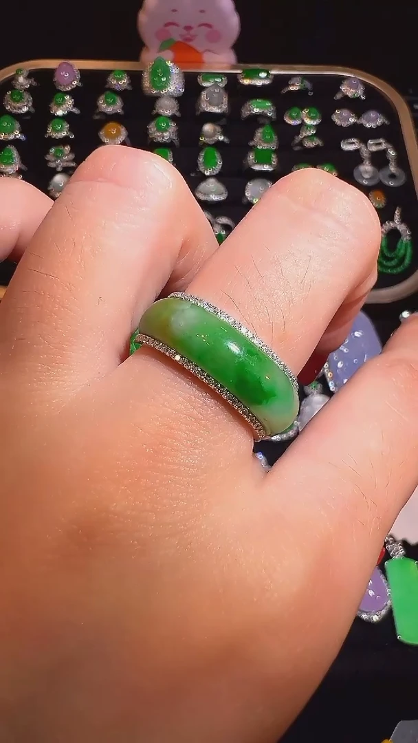 吊坠(不含链)18K金镶嵌翡翠戒指