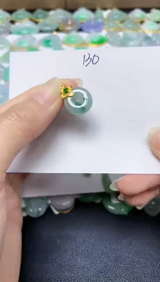 翡翠未镶嵌颈饰 天然翡翠A货