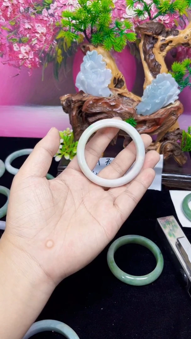 未镶嵌手镯翡翠V***8天然缅甸翡翠手镯