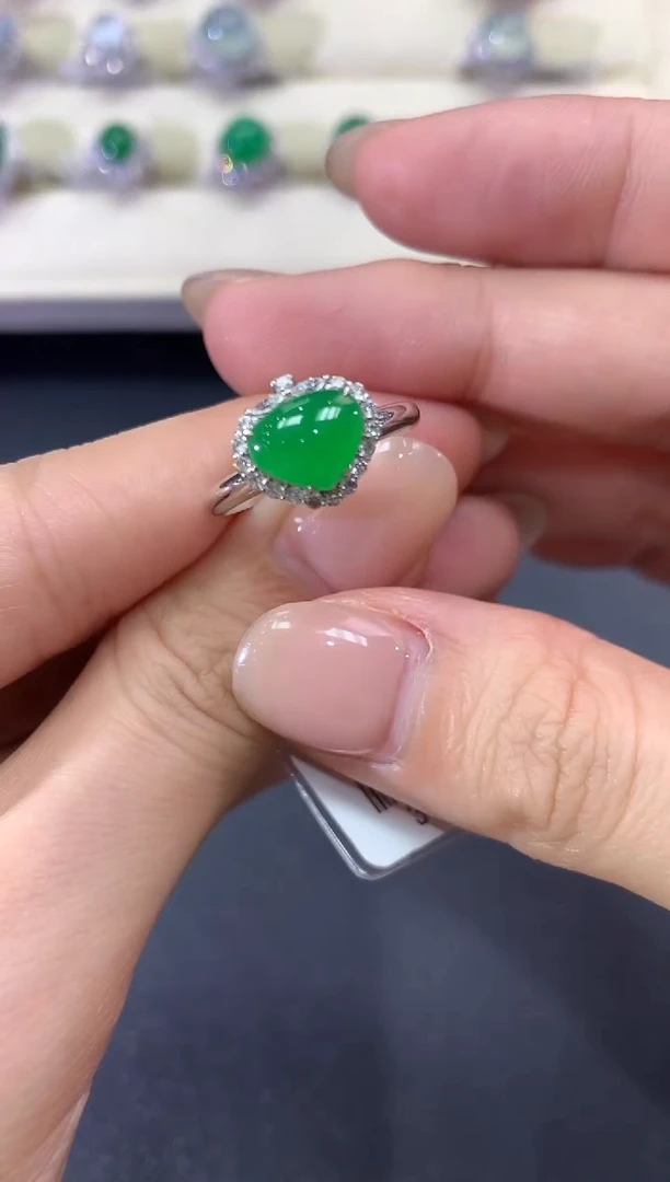 【闪购商品】翡翠戒指18K金镶嵌a201