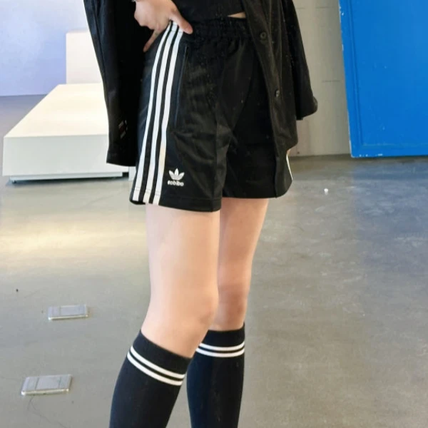 adidas/阿迪达斯ADICOLOR FIREBIRD SHORTS 复古运动短裤 IU2425