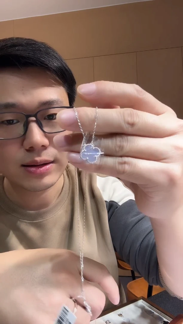 【闪购商品】玛瑙/玉髓套链18K金镶嵌紫色k白，四叶草套链GHJ