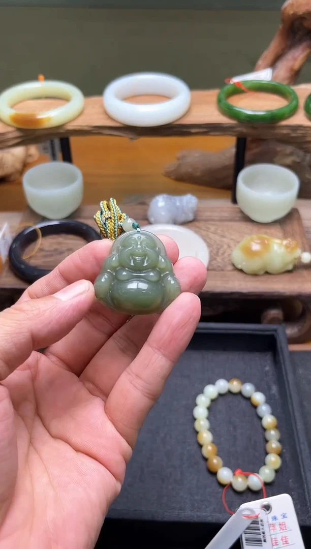 吊坠(不含链)未镶嵌和田玉青海湖水绿 佛公