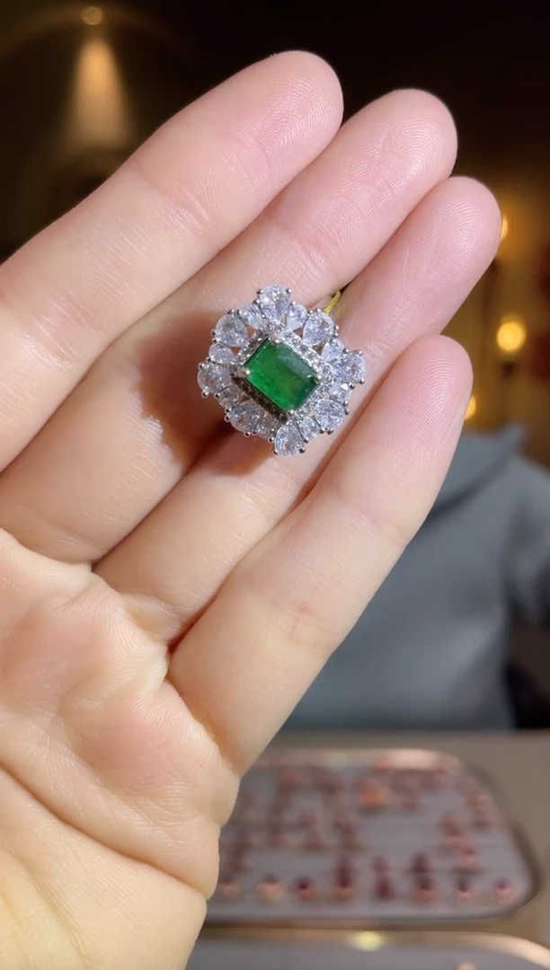 银S925镶嵌手饰祖母绿手饰