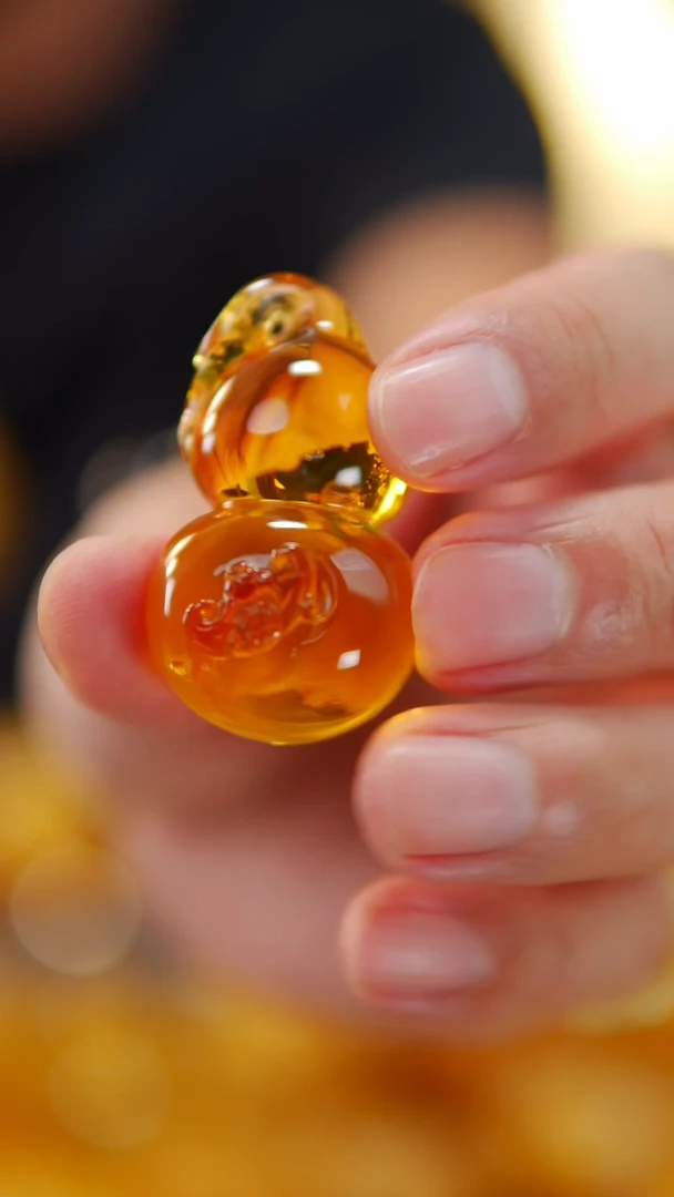 裸石琥珀未镶嵌14.51金珀葫芦
