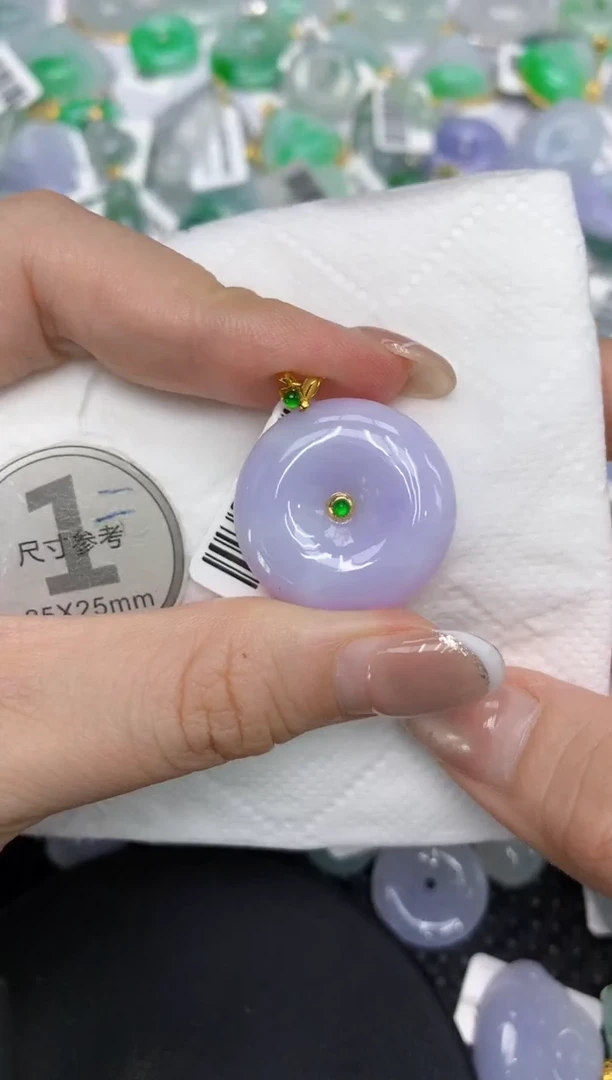 颈饰18K金镶嵌翡翠111111111