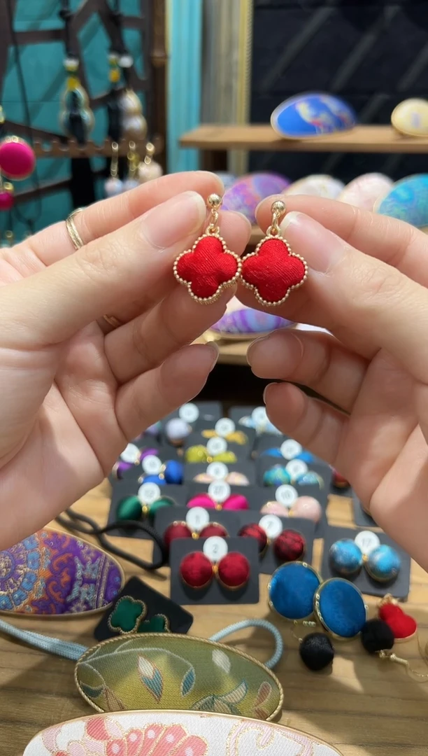 【闪购商品】【孤品车2.12】红色四叶草耳坠一对