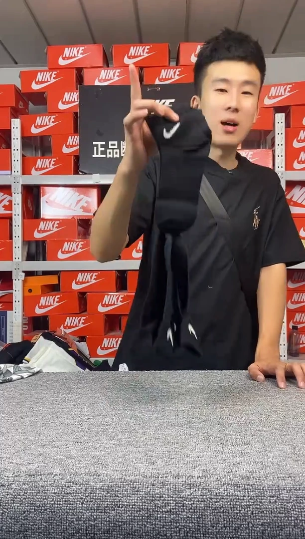 三双黑色中筒四季袜 全新正品 均码35-45