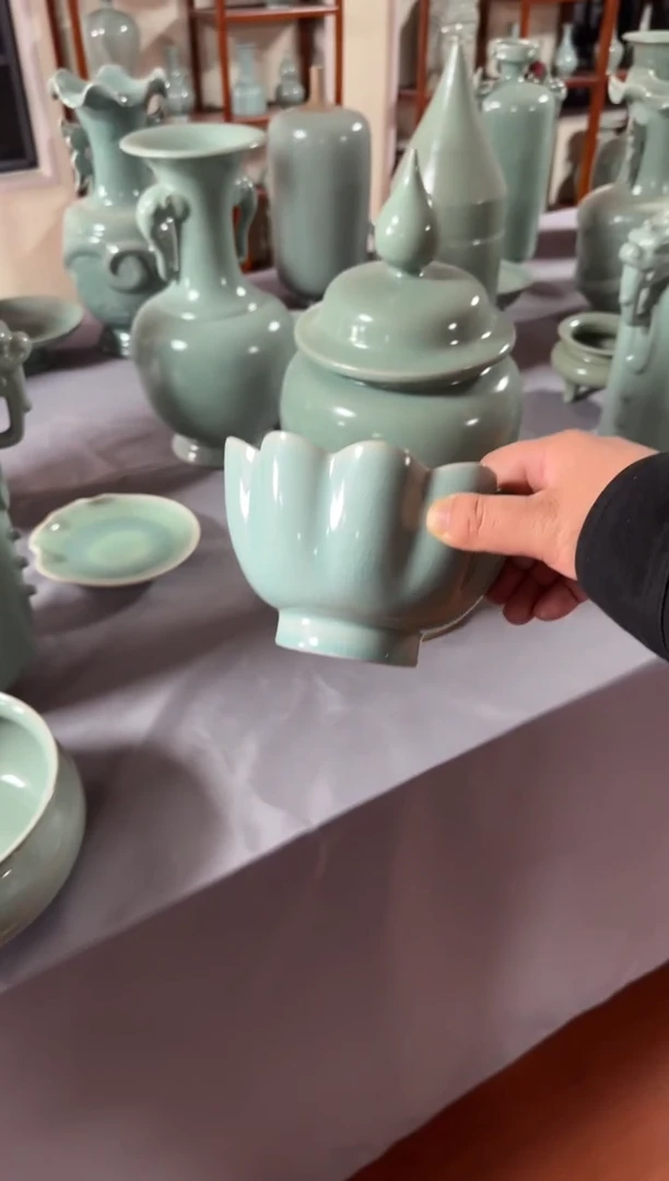 汝瓷平顶山汝瓷产品  莲花纹碗