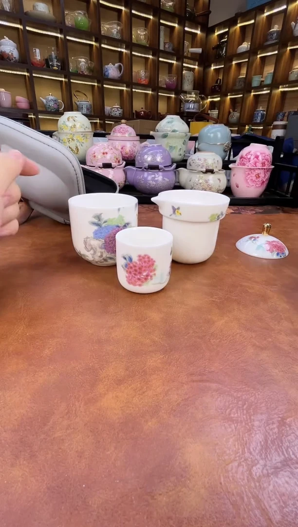 羊脂玉瓷紫色绣球花2杯旅行套装