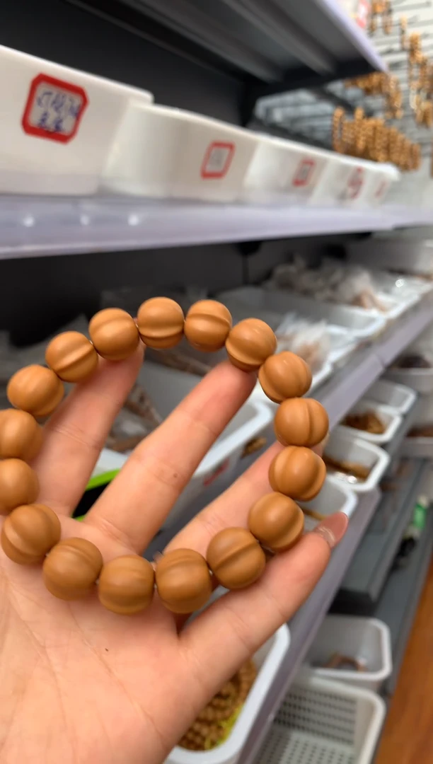 【闪购商品】猴头核桃吊坠京八棱