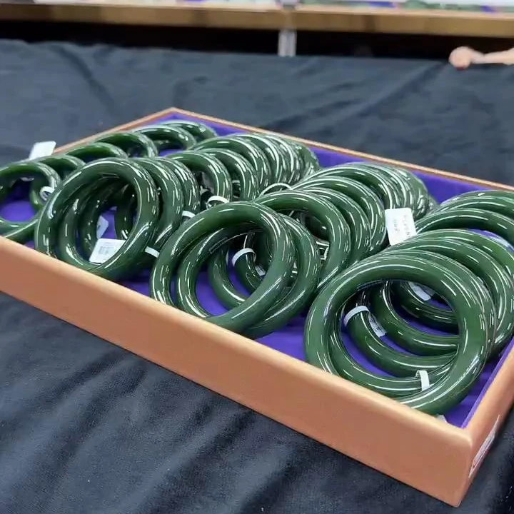 【老郑家】和田玉手镯一支 (多样性发1件)