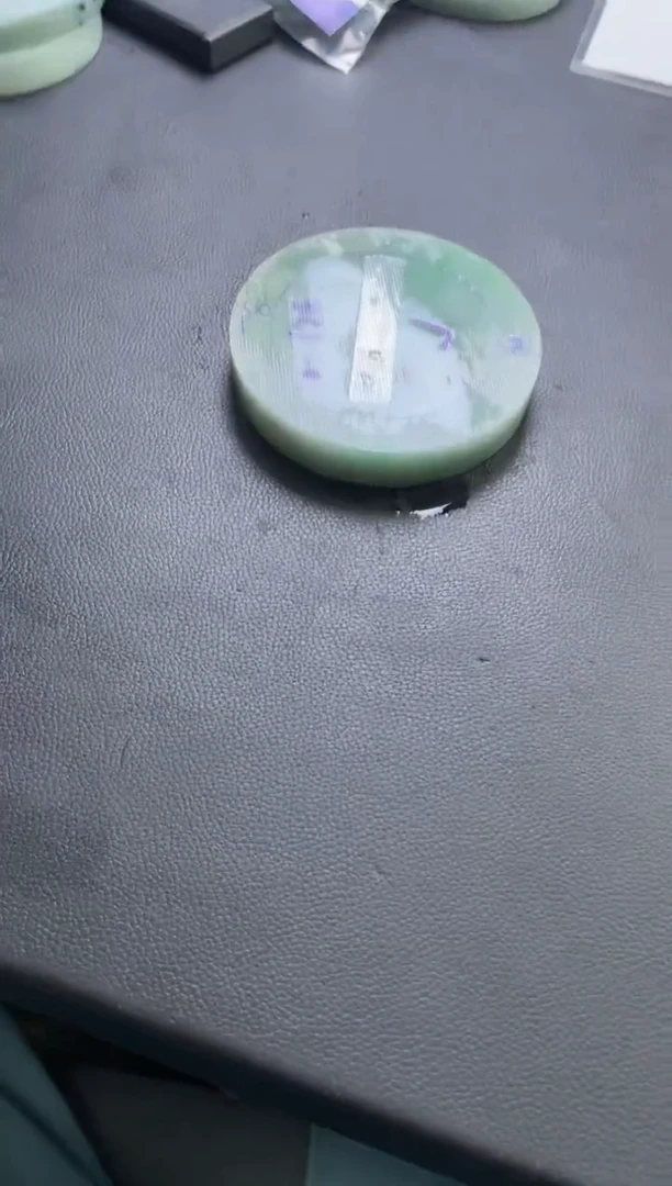 未镶嵌手镯定制翡翠欣**?手镯