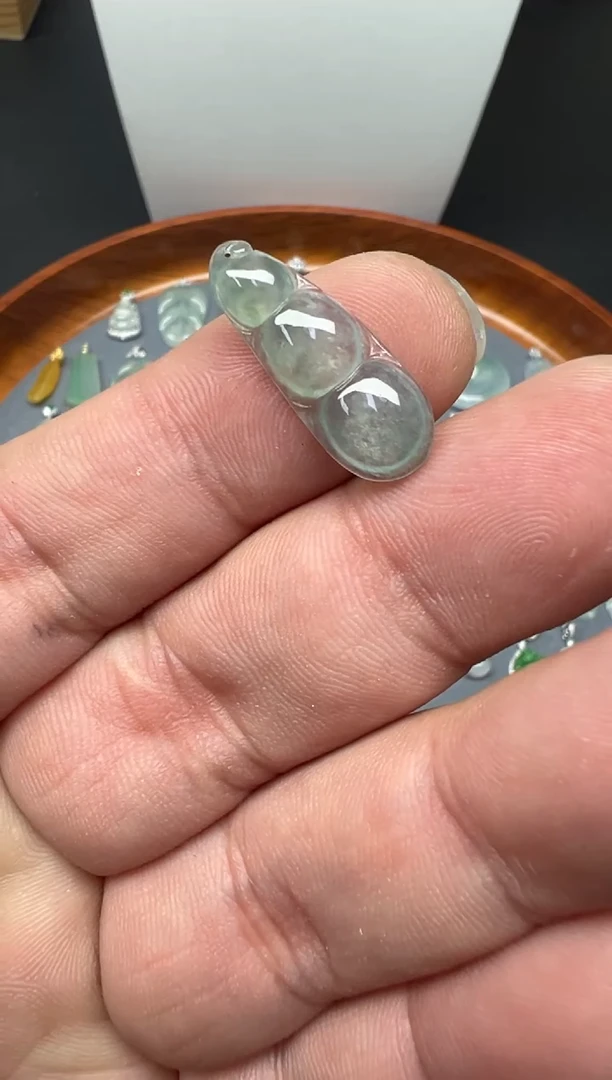 颈饰未镶嵌翡翠2号 纯天然A货缅甸翡翠 豆子