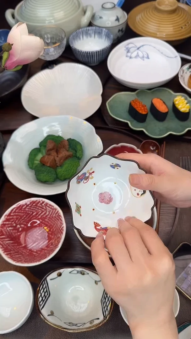 瓷手工手绘碎花蘸料碟