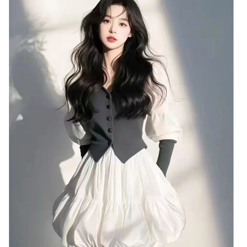 灰色拼接假两件连衣裙女2025春季新款法式气质独特绝美花苞裙子