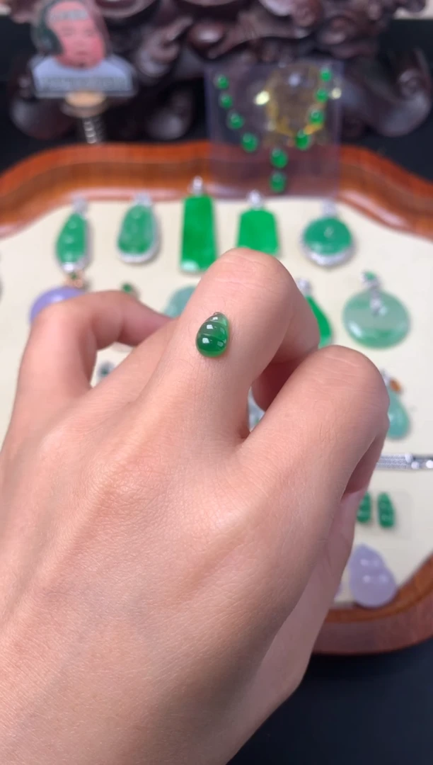 定制翡翠未镶嵌裸石（定制镶嵌）