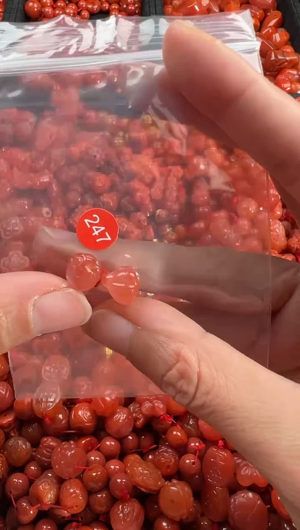 【闪购商品】南红玛瑙颈饰未镶嵌1