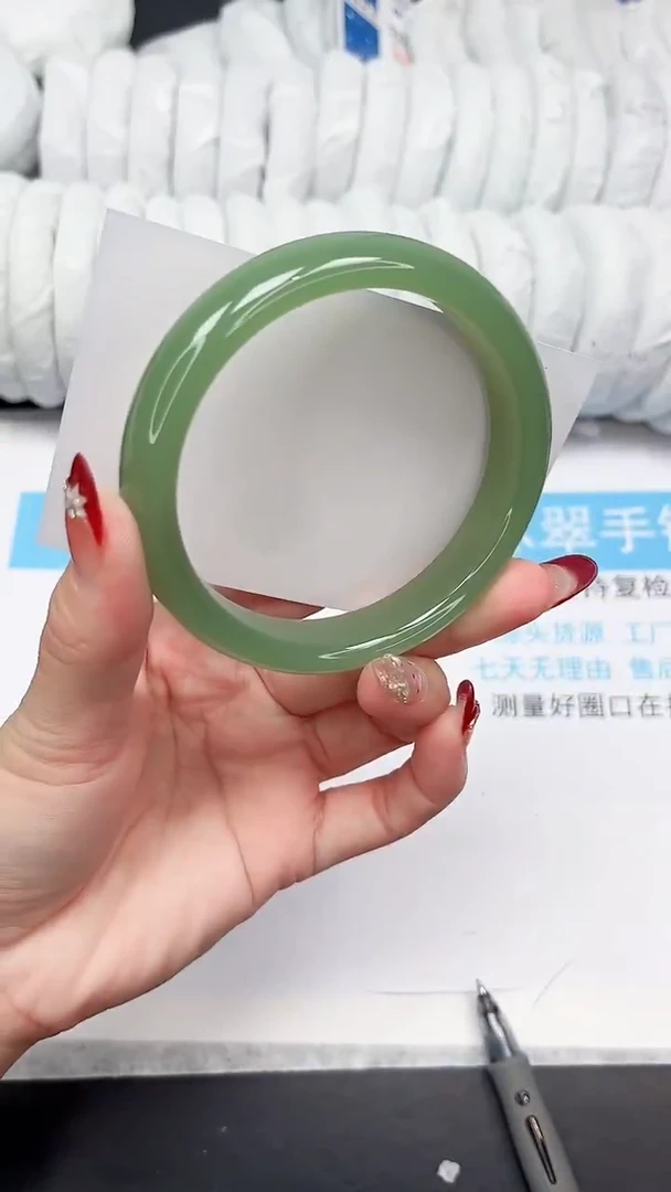未镶嵌手镯石英质玉140-63BQ