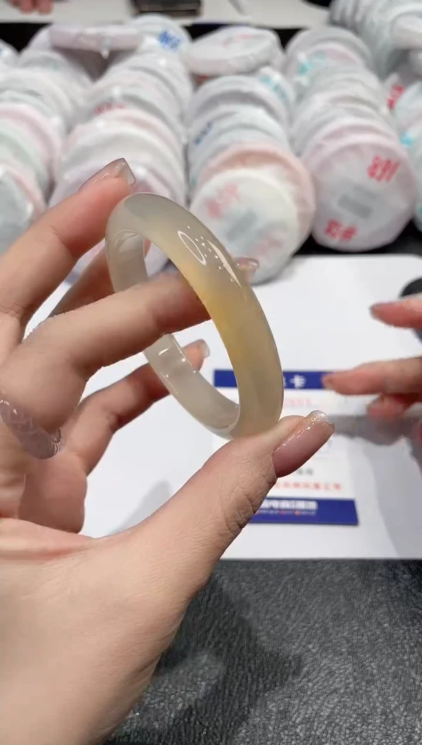 【闪购商品】玛瑙/玉髓手镯未镶嵌-653