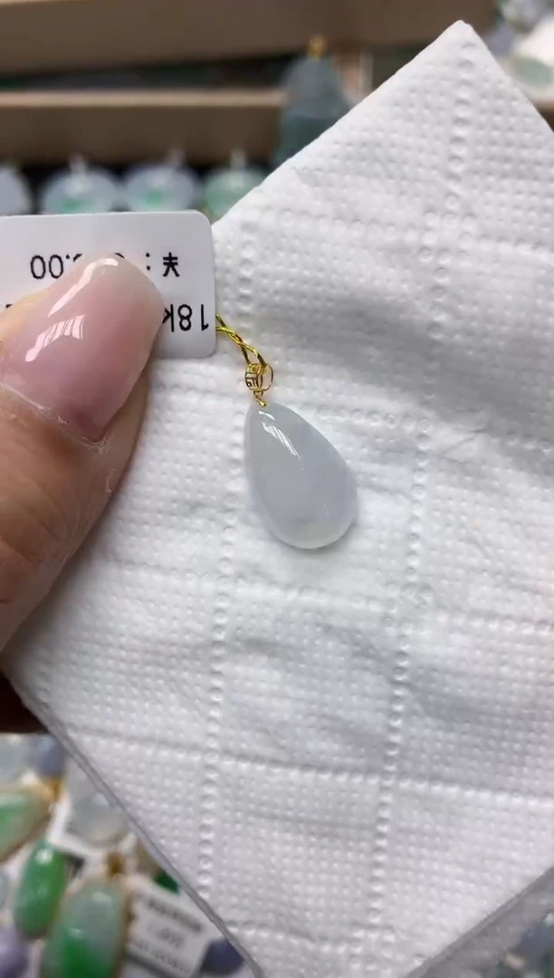 颈饰18K金镶嵌翡翠11111111111