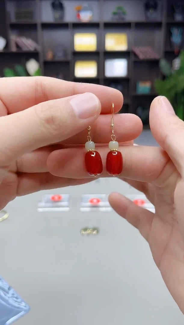 银S925镶嵌耳饰玛瑙/玉髓335000