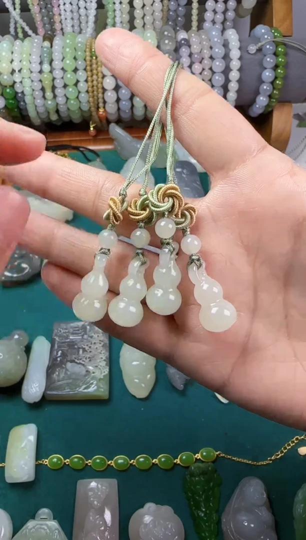 【闪购商品】和田玉无未镶嵌小葫芦手机挂多样性发其一