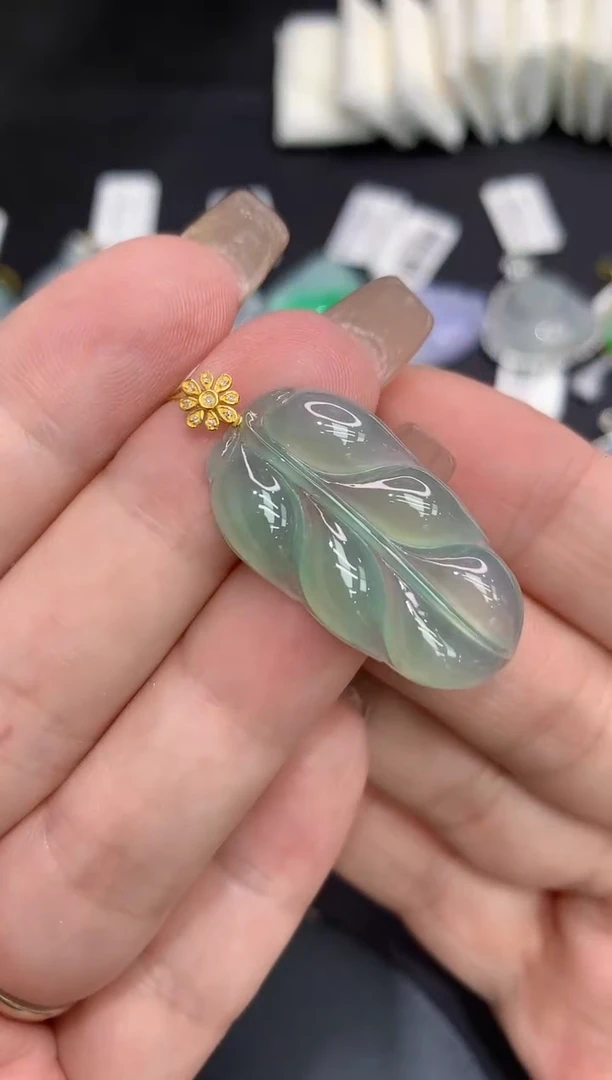吊坠(不含链)18K金镶嵌翡翠111