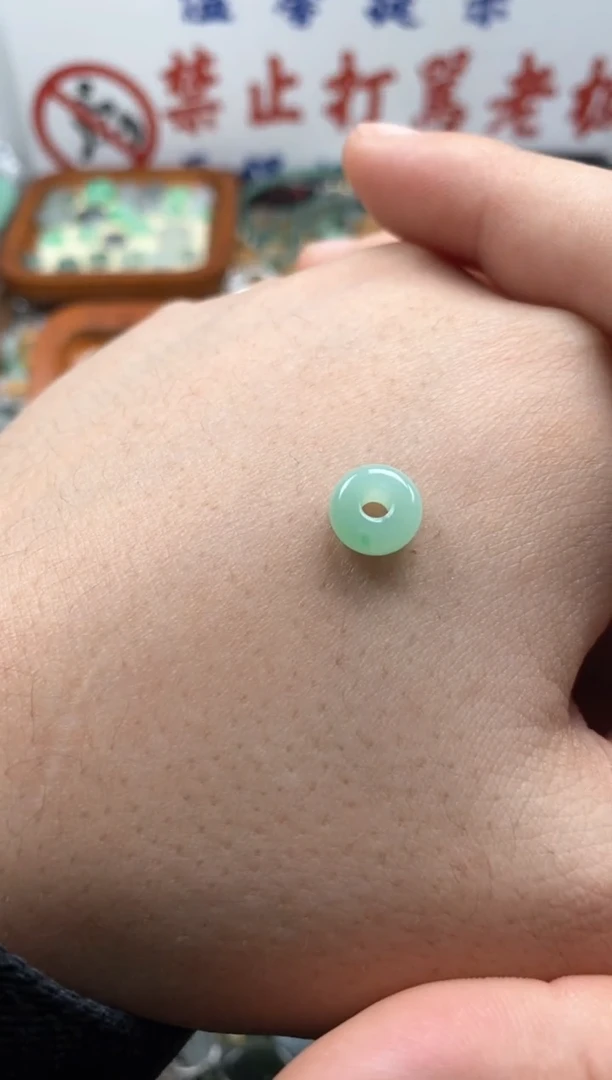 【闪购商品】翡翠颈饰未镶嵌哥哥