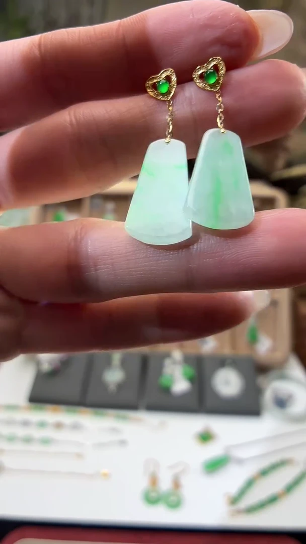 吊坠(不含链)18K金镶嵌翡翠耳饰一对