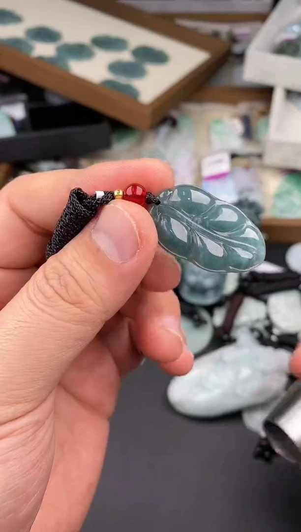 【闪购商品】翡翠颈饰未镶嵌  天然翡翠，一物一图