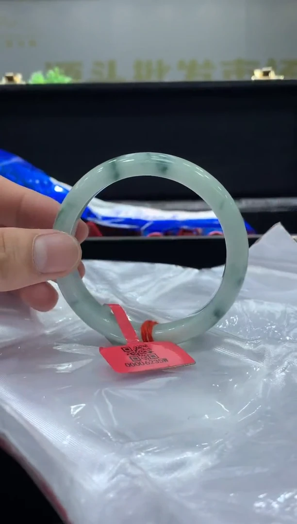 未镶嵌手镯翡翠翡翠手镯