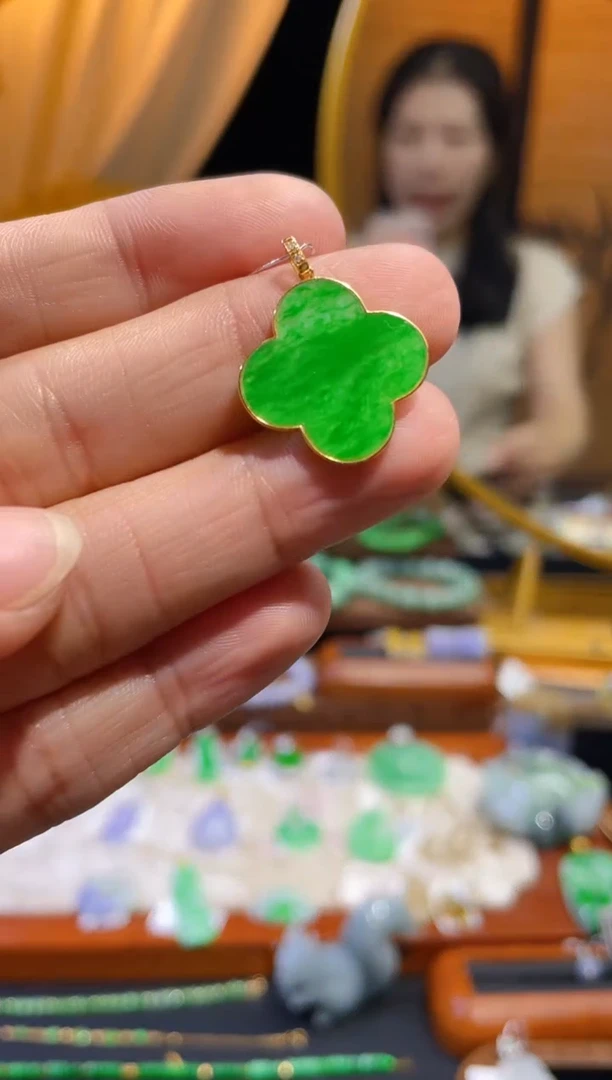 颈饰未镶嵌翡翠四叶草