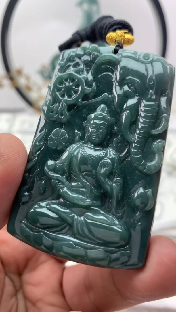 翡翠未镶嵌颈饰普贤