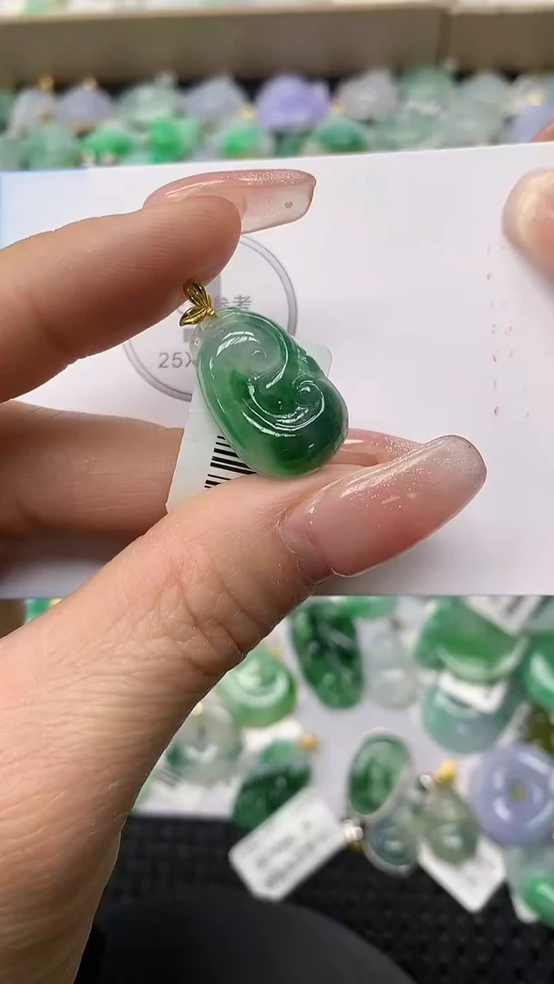 颈饰18K金镶嵌翡翠a货支持复检百元以上9元证书费自理