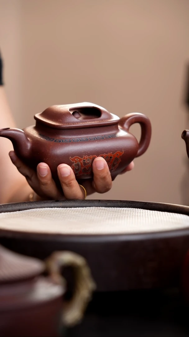 茶壶紫砂流*紫玉金砂牛盖传炉卡银丝