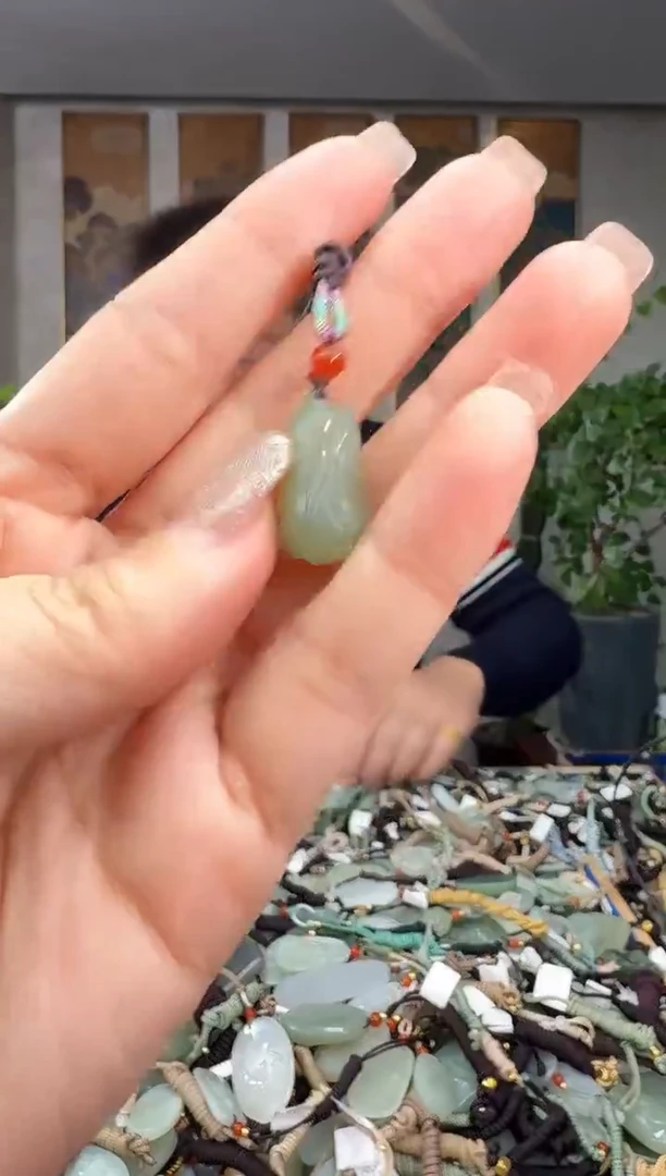 颈饰未镶嵌和田玉拍一发一多样性发货