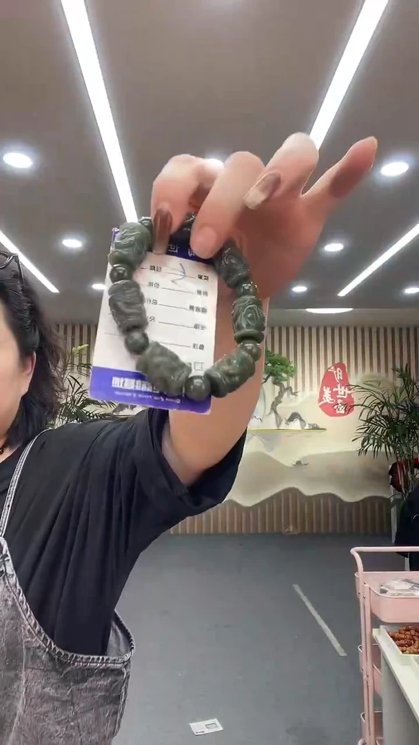 未镶嵌手链透闪石质玉手串