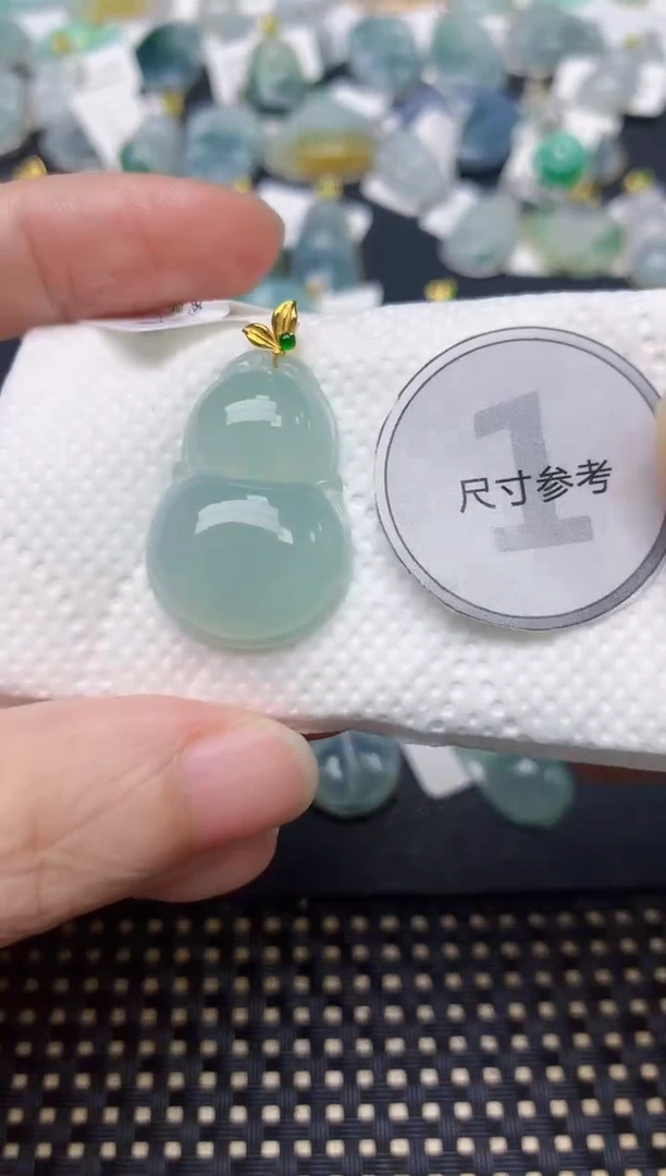 颈饰18K金镶嵌翡翠天然缅甸A货翡翠