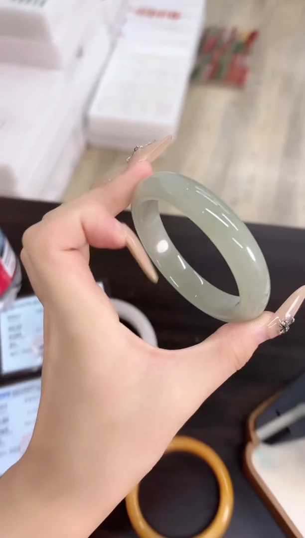 未镶嵌手镯石英质玉237-55D