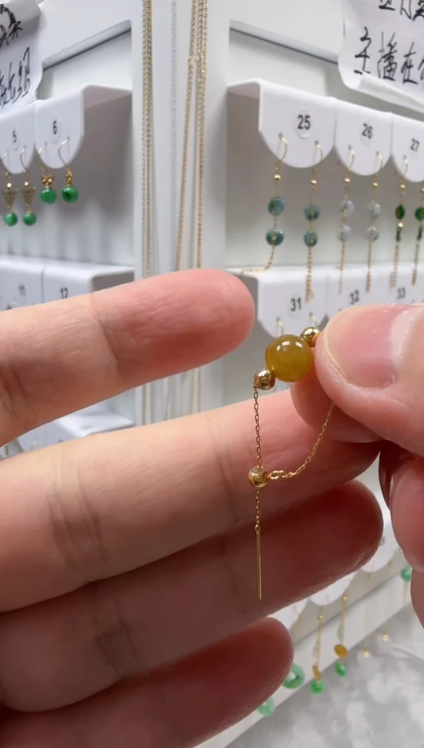 18K金镶嵌戒指翡翠缅甸天然A货翡翠