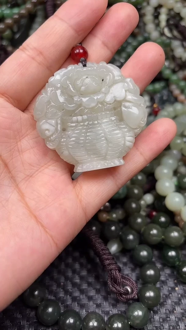 和田玉未镶嵌颈饰1