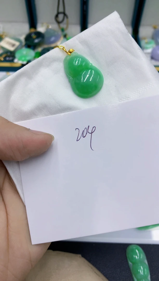 颈饰18K金镶嵌翡翠翡翠