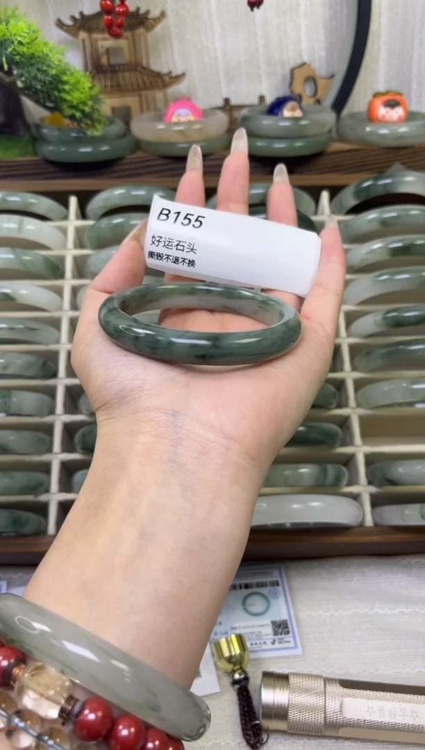 未镶嵌手镯石英质玉微瑕155