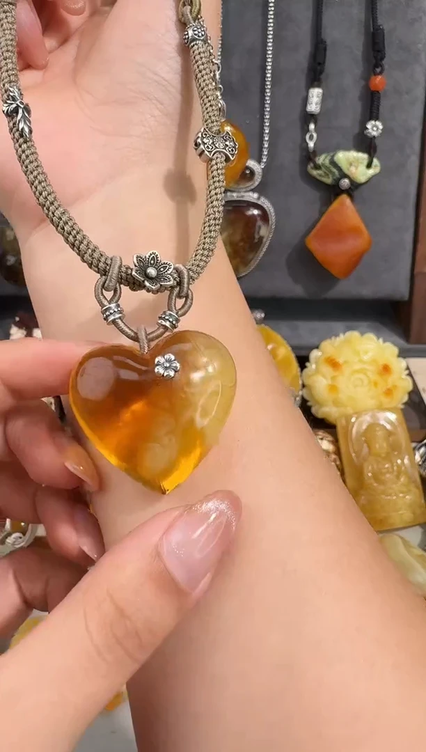 未镶嵌琥珀裸石—琥珀
