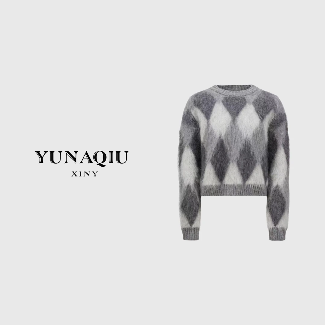 YUNAQIU 长袖时尚宽松灰色圆领秋冬套头毛衣-8665